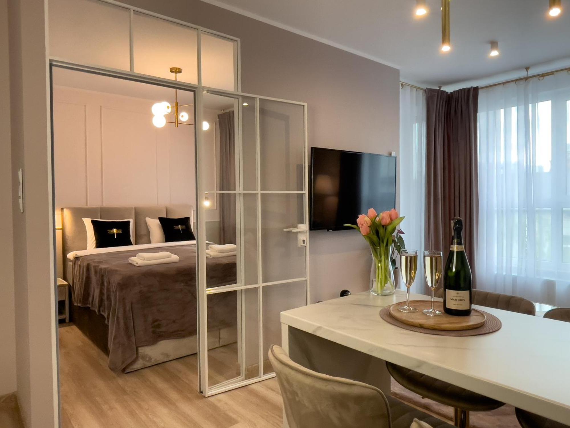 Urban Apartments Luxury Opolska 10 No 29, Free Garage, Self Check-In Katowice Buitenkant foto